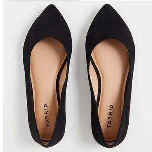 Torrid POINTED TOE BLACK FLATS  Faux Suede Women’s 11 WW Extra Wide Width EUC